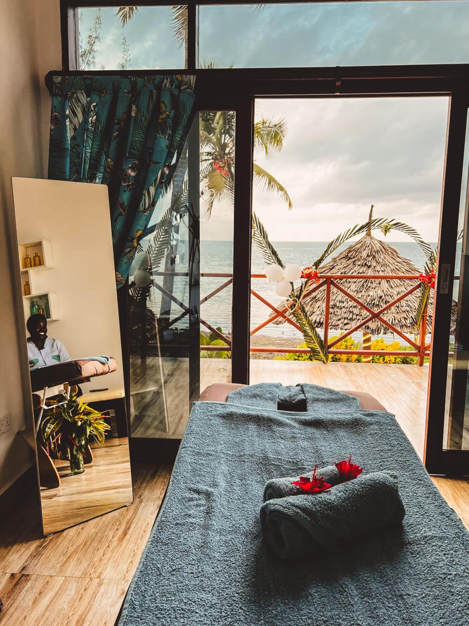 Zanzibella Hotel & Spa Кивенга Екстериор снимка Spa at the Palm Beach Hotel