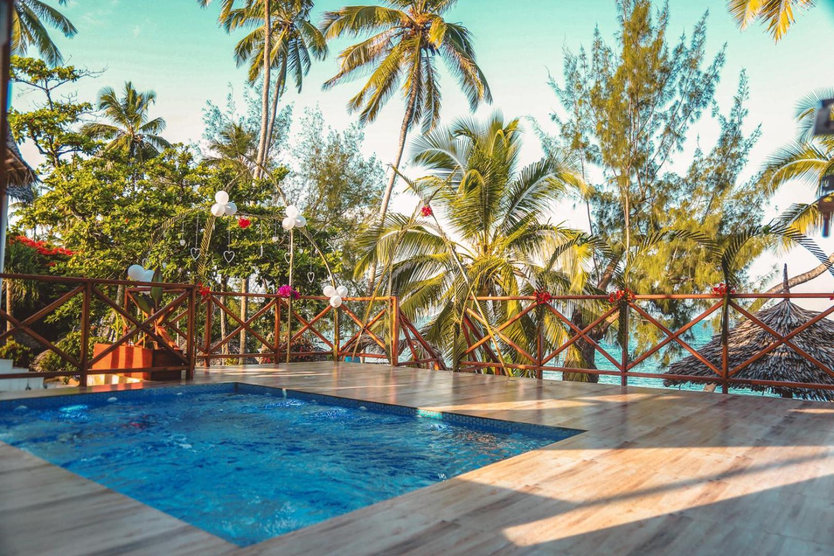 Zanzibella Hotel & Spa Кивенга Екстериор снимка The swimming pool at the hotel
